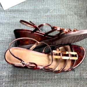 Stuart Weitzman tortoise shell and bone detail size 10